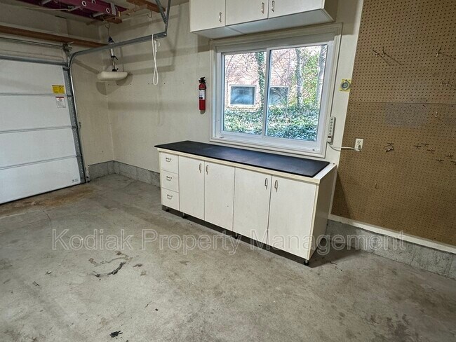 Building Photo - 13 N 3100 E