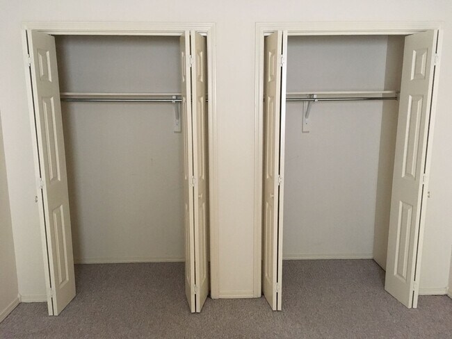 Building Photo - 73 W 16th Pl