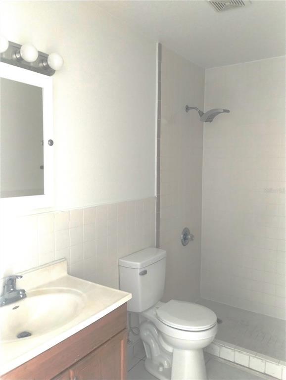 Building Photo - 804 Ave L SW