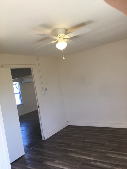 Building Photo - 13030 Kansas Ave