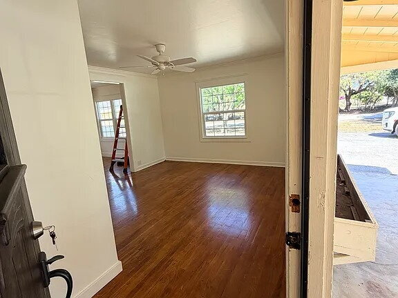 Building Photo - Charming country property