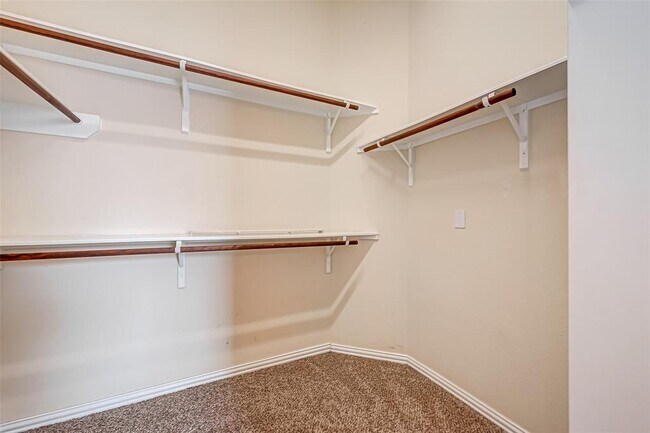 Building Photo - 24602 Forest Canopy Dr