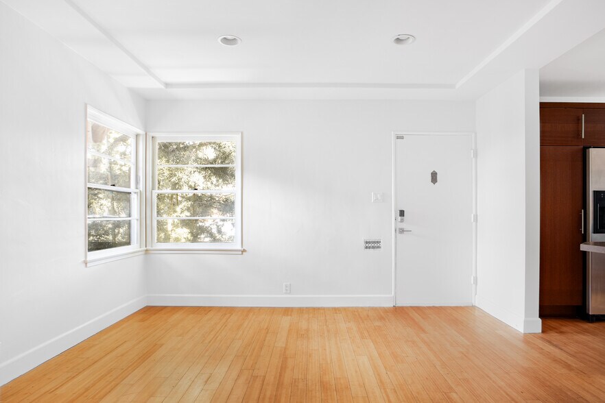 Building Photo - 1406 Maple St