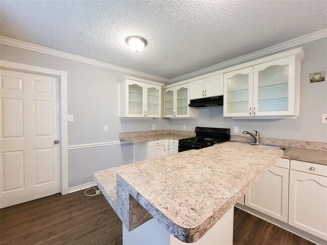 Building Photo - 2306 Downey Dr