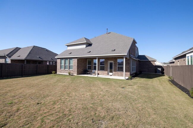 Building Photo - 1648 Tinnen House St