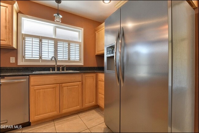 Building Photo - 424 Stonebluff Rd