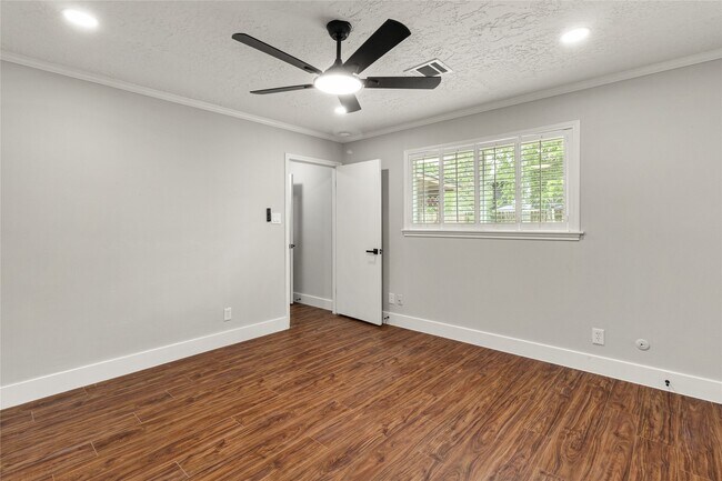 Building Photo - 9639 Springview Ln