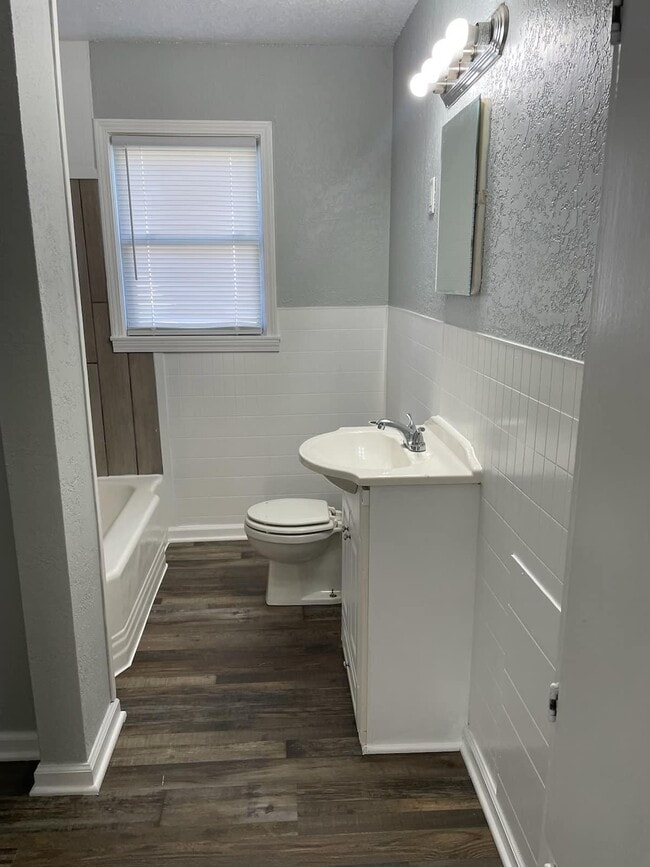 Building Photo - 708 Maxwell St NW