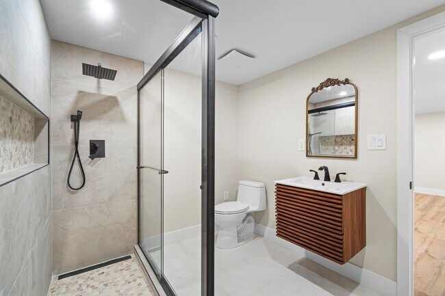 Building Photo - 483 Boynton Ave