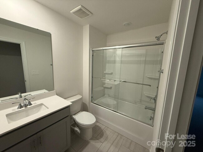 Building Photo - 4113 Smt Wds Dr