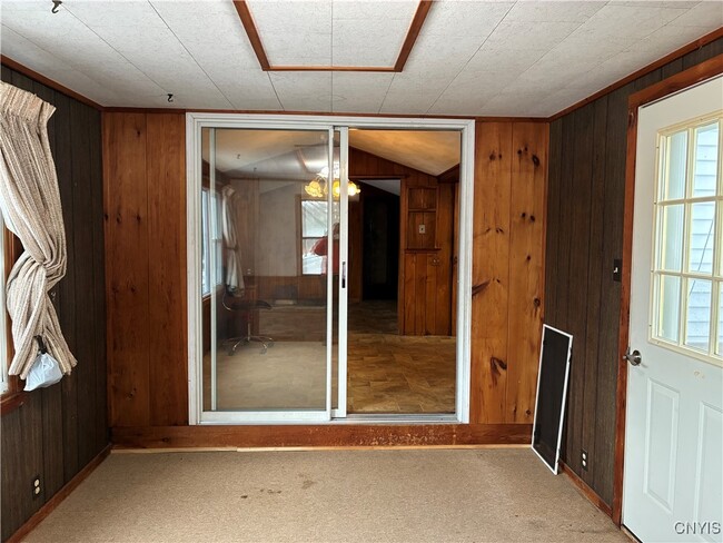 Building Photo - 7470 Perry Rd