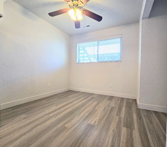 Building Photo - 8707 S 620 E