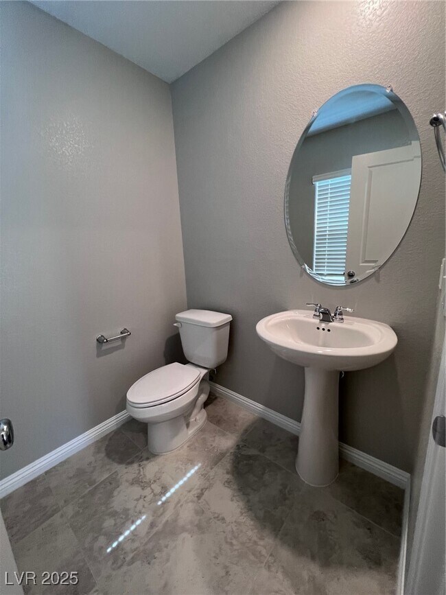 Building Photo - 2990 Saltillo Ln