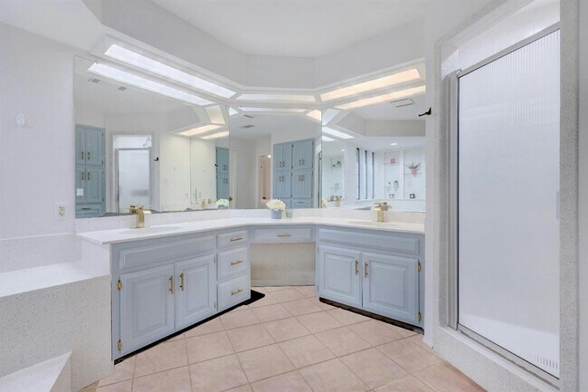 Building Photo - 11816 Rain Forest Cove