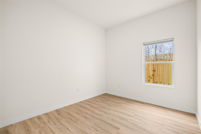 Building Photo - 9709 Pelsey St