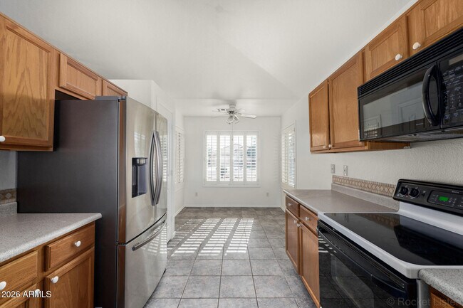 Building Photo - 16243 N Oachs Dr