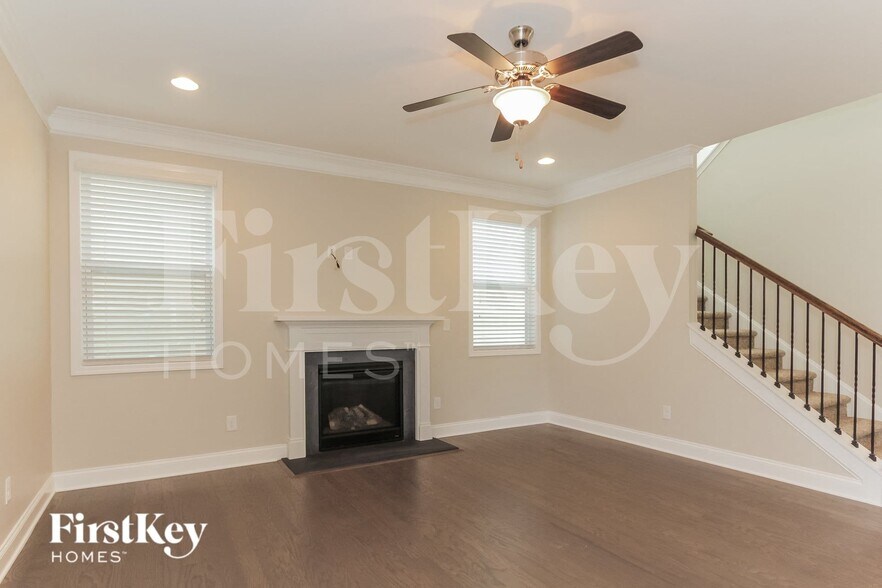 Building Photo - 9805 Rayneridge Drive