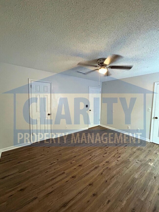 Building Photo - 206 Cliftview Dr