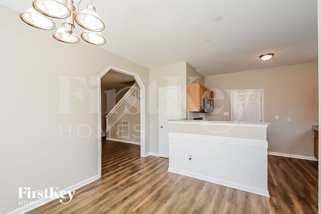 Building Photo - 113 Rosalynn Ct