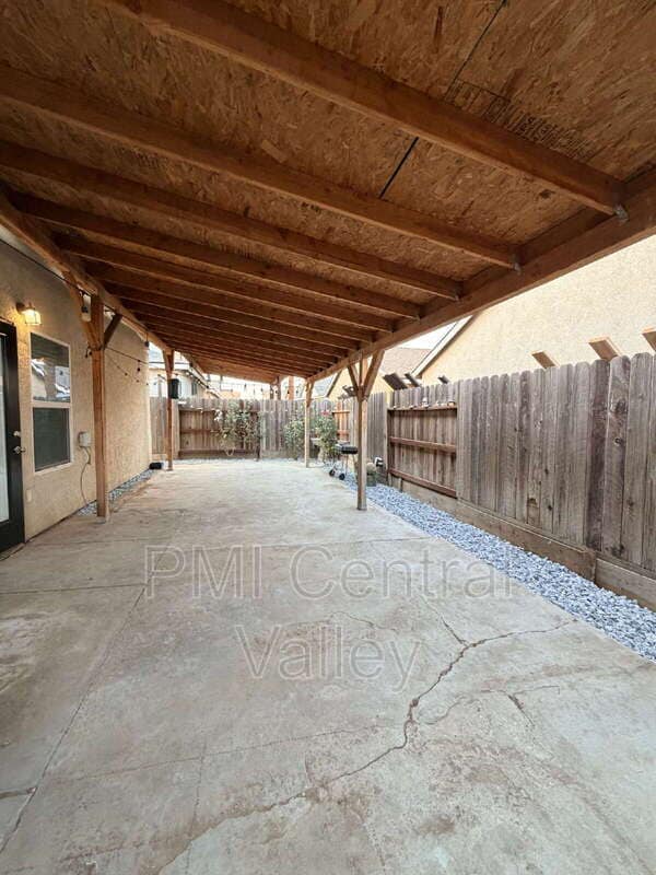 Building Photo - 584 Granada Court