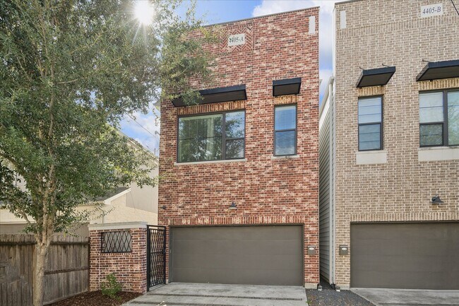 Primary Photo - 4405 Schuler St