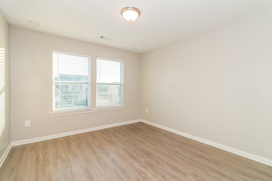 Building Photo - 72 Hamilton Blvd NW