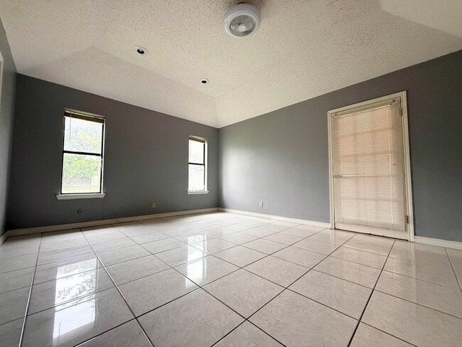 Building Photo - 1214 St Patrick Dr