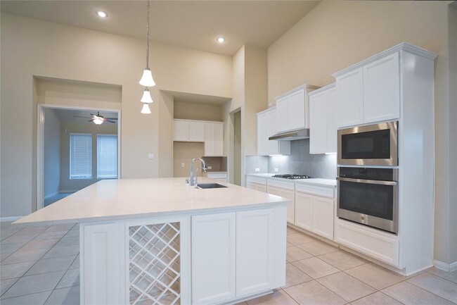 Building Photo - 29034 Canyon Oak Dr