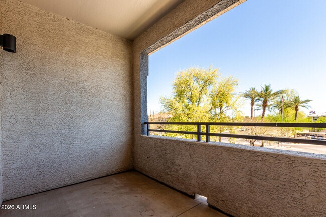 Building Photo - 5345 E Van Buren St