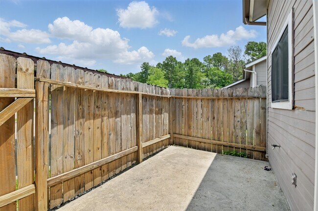 Building Photo - 2079 Country Village Blvd