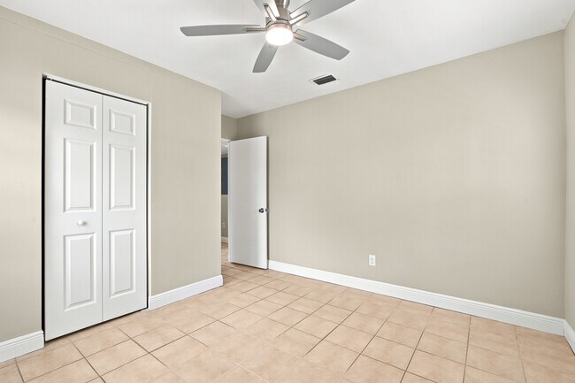 Building Photo - 1704 Paine Ave