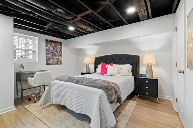 Building Photo - 2790 Sardis St