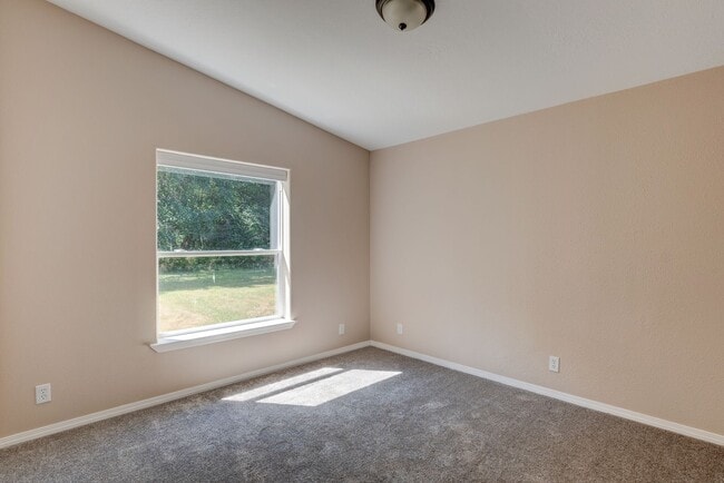 Building Photo - 811 Patmore Rd