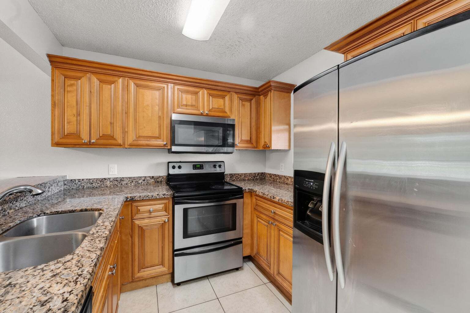 Building Photo - 1543 Lake Crystal Dr