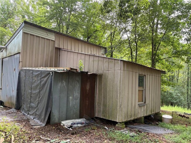 Building Photo - 368 White Pine Crossover