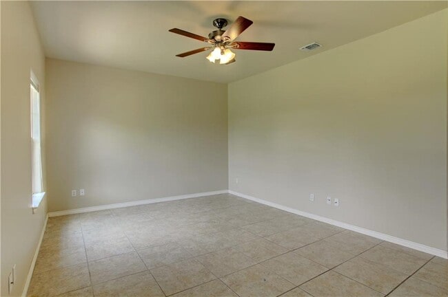 Building Photo - 1105 Cuernavaca Dr N