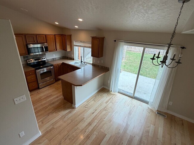 Building Photo - Perfect 4 bed 2.5 ba home in the desirable Sundance Subdiv. off McMillan & Meridian Rd.