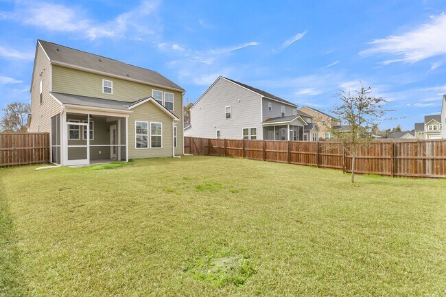 Building Photo - Modern Comfort & Easy Living in Ladson