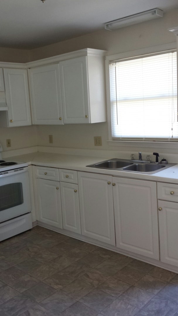 Building Photo - 1BR/1BA UNIT - AVAILABLE NOW