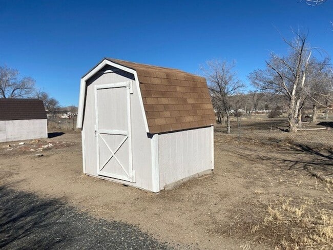 Building Photo - 3 Bed Charming Updated Home Silver Springs