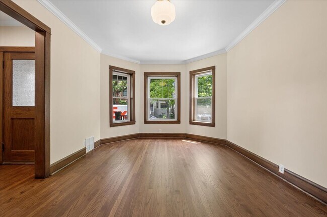 Building Photo - 3842 N Bell Ave