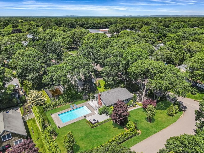 Building Photo - 3 Crestview Dr