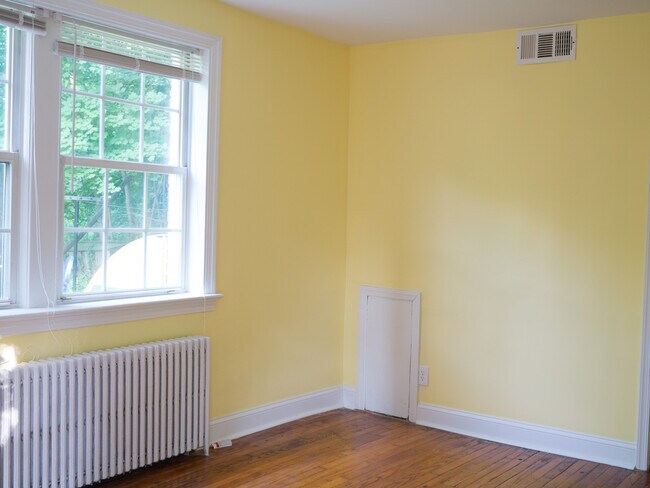 Building Photo - 8007 Garland Ave