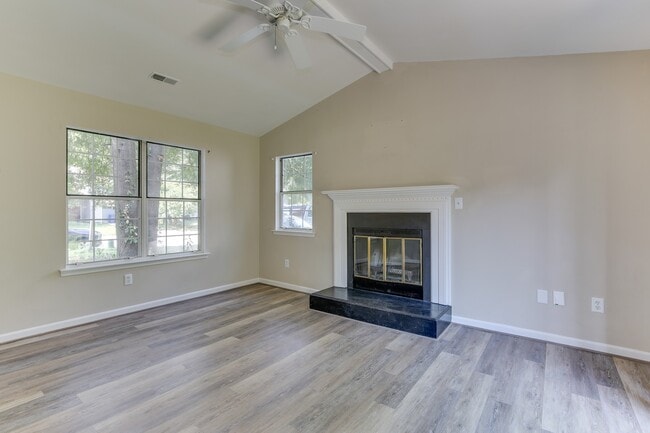 Building Photo - 732 Galahad Dr