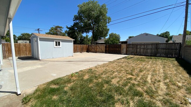 Building Photo - Updated 3 Bed 2 Bath Single Family Home in...