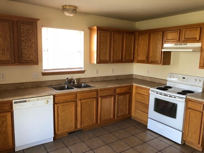 Building Photo - 3449 S Glenview Ave