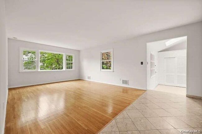 Building Photo - 93 Seton Dr