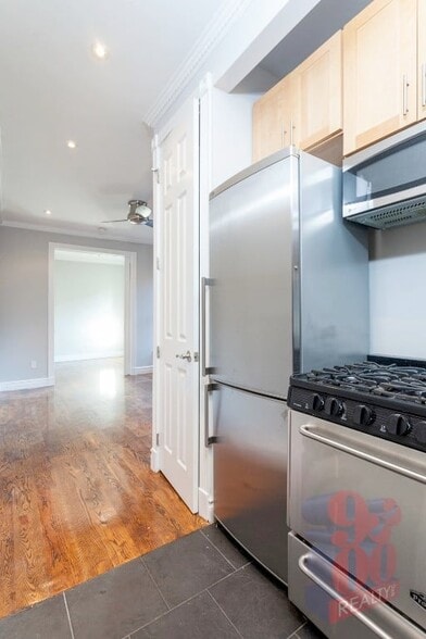 Building Photo - 232 Elizabeth St