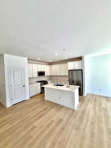 Building Photo - 265 Sweetbay Tree Dr