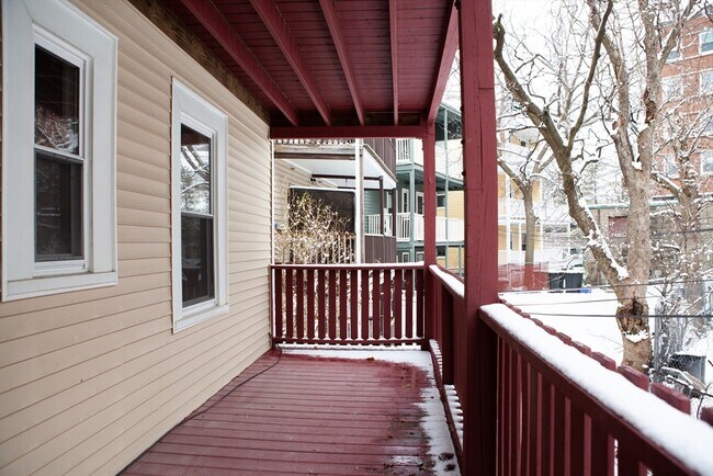 Building Photo - 19 Rowell St